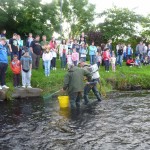 River-bank-on-lookers