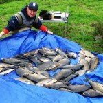 Kevin and Gary share a bream catch of 174 lb.