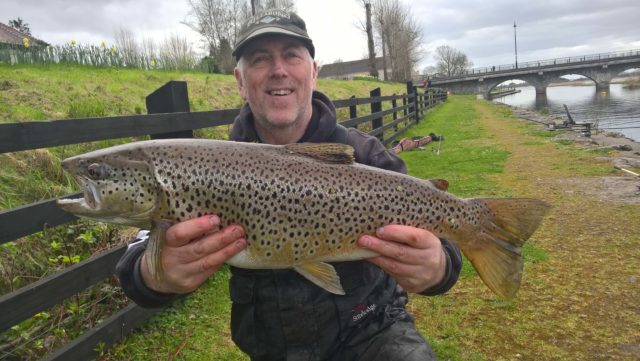 Steve 9lb 04-04-17 9lb trout