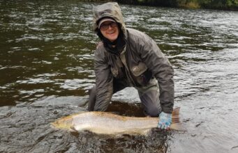 Huge salmon reported at Ballyhooley Castle on the Blackwater 25lb salmon from Ballyhooley Castle fishery on the Munster Blackwater