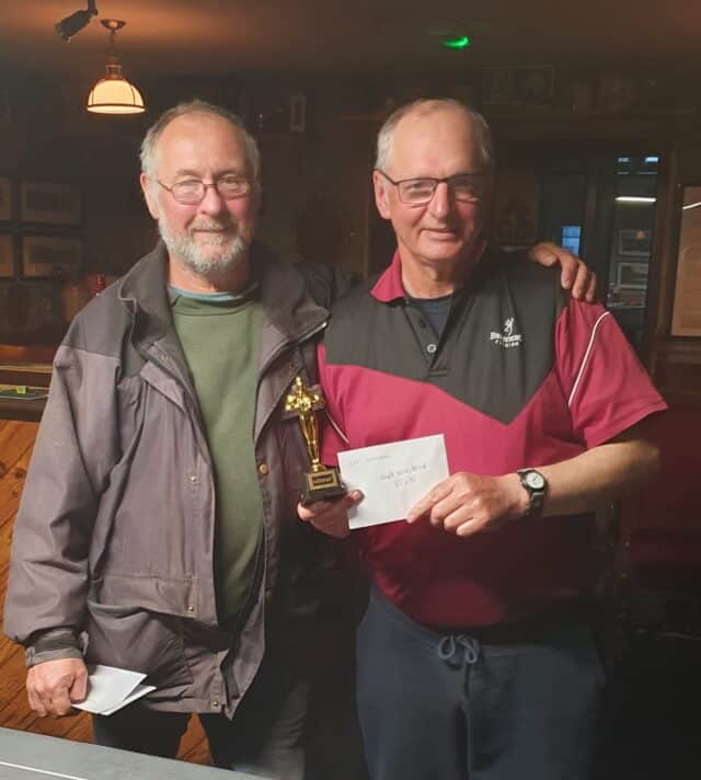 Trev Platt presents Neall McKitterick with first prize