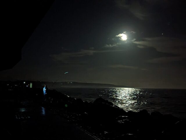 full moon at garyvoe full moon at garyvoe