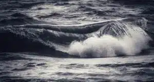 Breaking Wave (c) Jim Hendrick