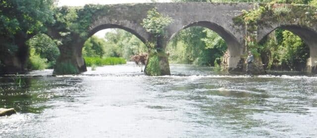 fishing the falls under Altavilla Bridge