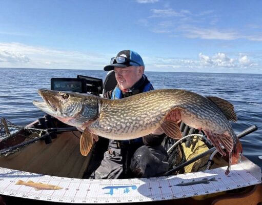 31.2 lbs pike for World Cup Champion Senan Stanley 31lb pike for Senan Stanley, Lough Derg
