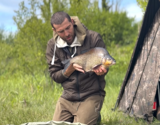 Secret specimen lake for wild tench & bream